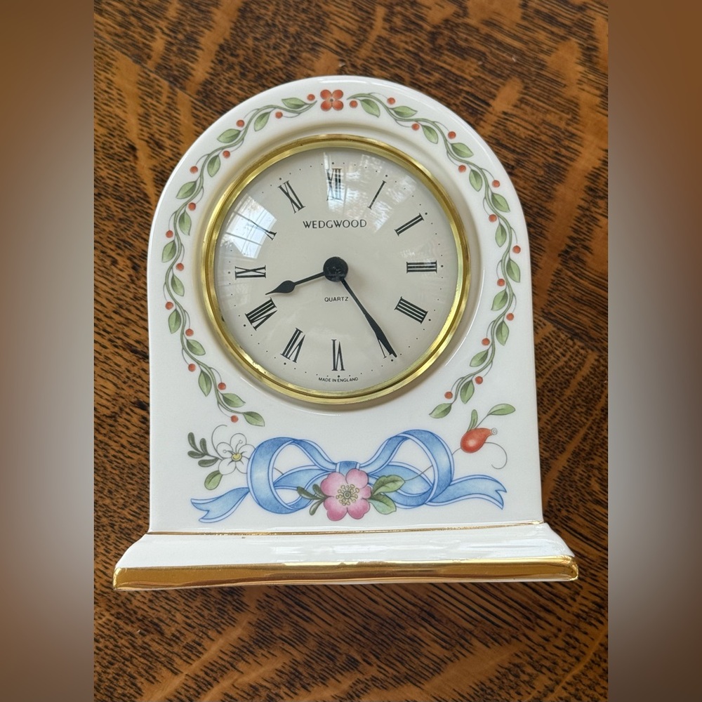 WEDGEWOOD Bone China Floral Clock